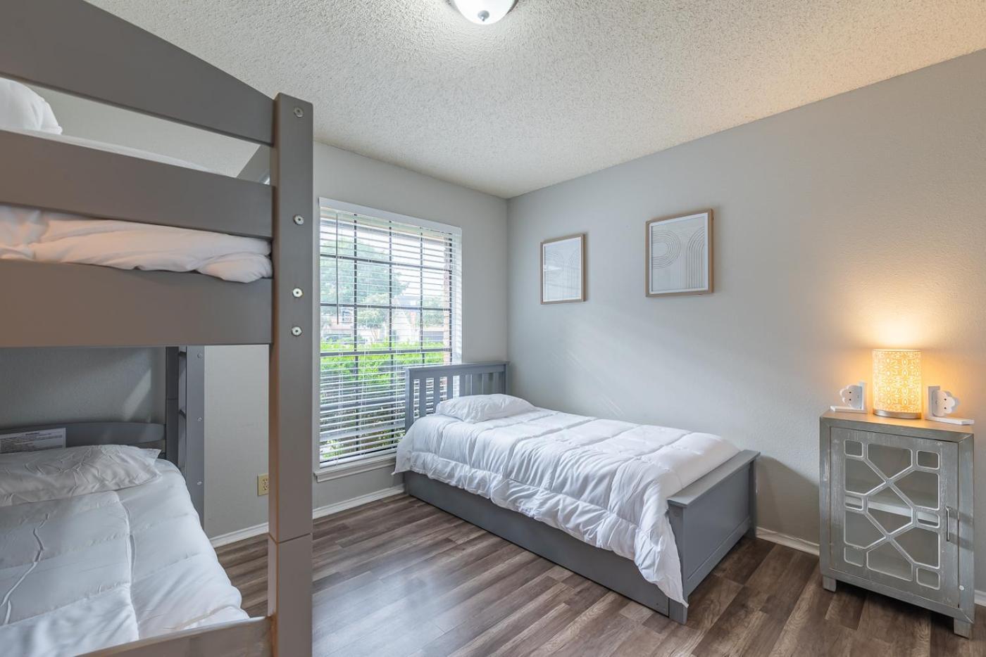 Fun 'N Sun Heated Pool & Gameroom By Fiesta Texas Σαν Αντόνιο Εξωτερικό φωτογραφία